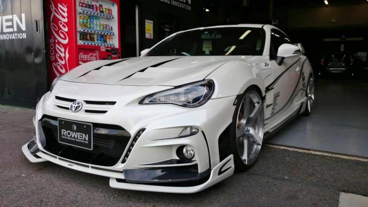 Toyota GT86 by Rowen International